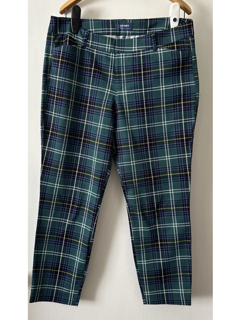 Old Navy Mid Rise Pixie Green Plaid Pants - size 16 - 36" waist Cotton stretch